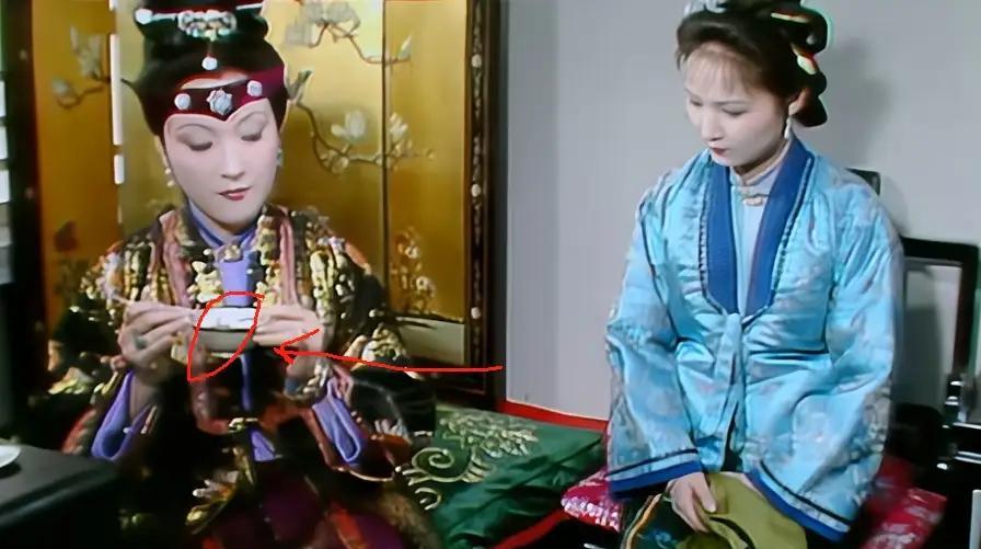 87版红楼最惨美人被AI一键复活！
平儿那张被渣画质封印的顶级骨相，高清后直接把