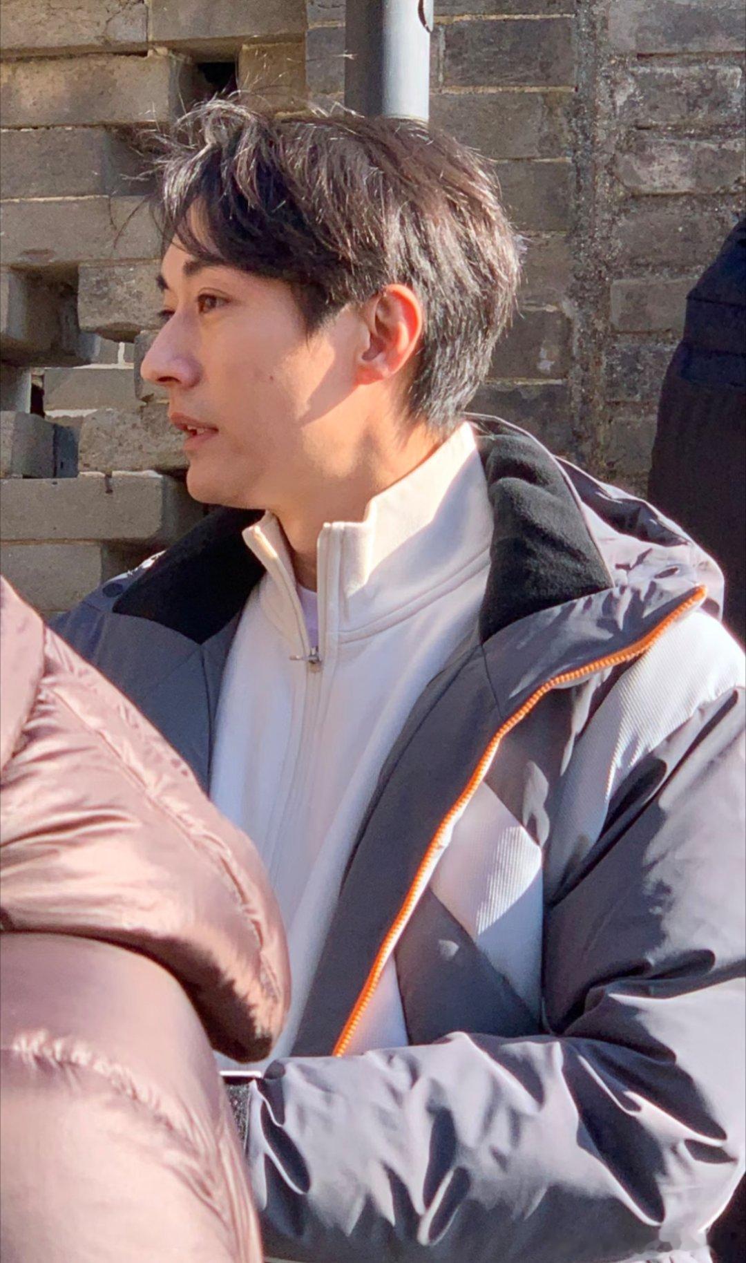 刘学义又去大孤山拜拜了，去年也去了。好多明星都往那儿跑，李易峰都去，那儿很灵吗？