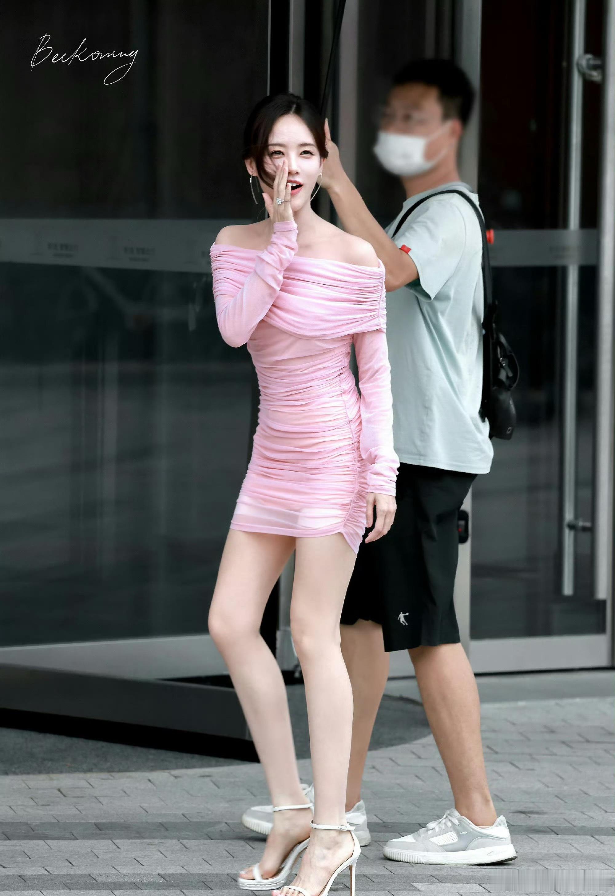 李一桐美人余完全就是桐姐的穿搭大赏吧！这组也太美了[舔屏] ​​​