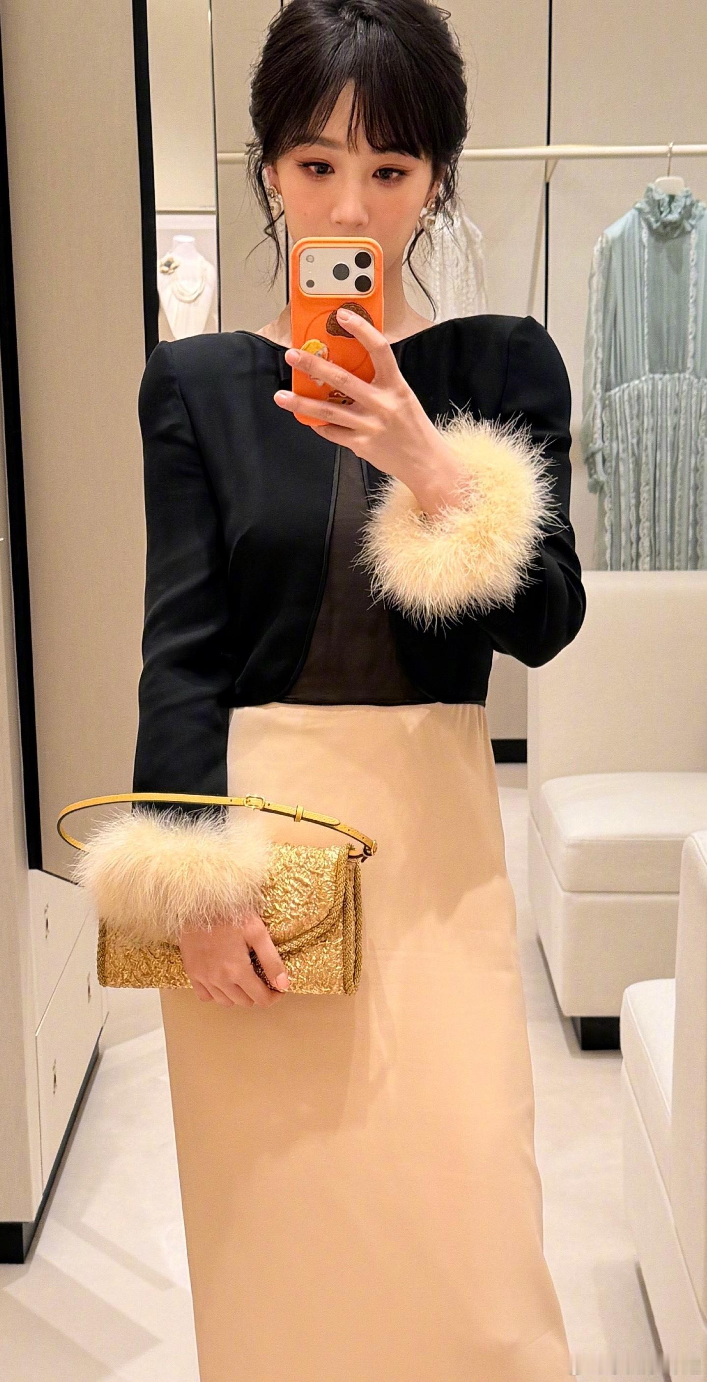 杨紫被抓包在自拍杨紫美美哒还有吗请交出来 