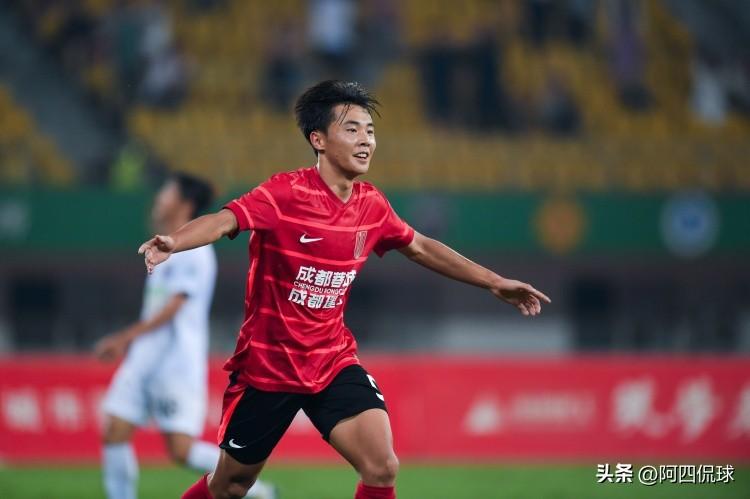 中国金童奖（U17）估计是有毒，去年金童奖得主艾比布拉目前已经基本上和足球无缘了