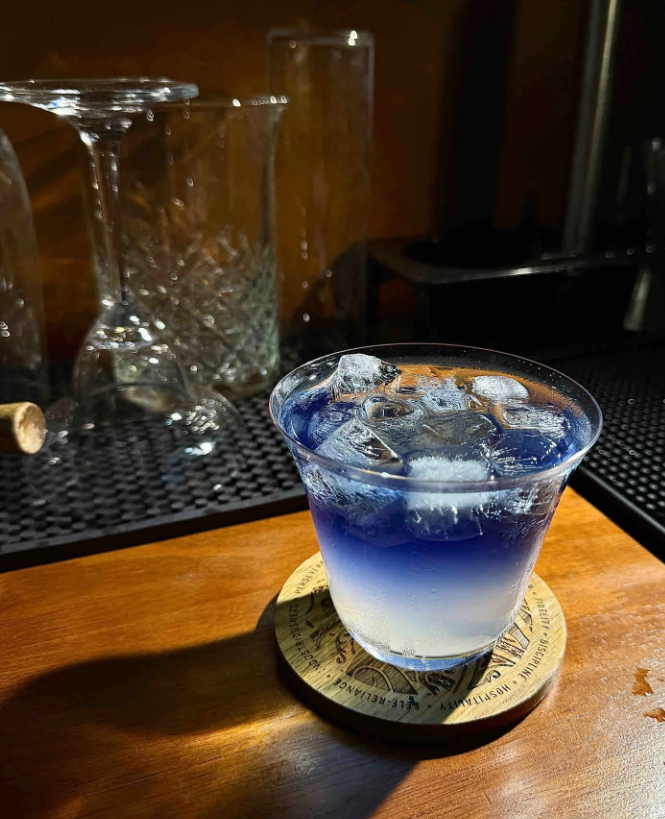 好喝，今晚陪好兄弟一起折叠，三缺一，因为三折叠更有面儿[笑而不语]​​​