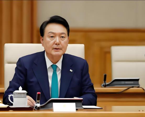 韩国宣布了！
 
7月31日，韩国首尔中央地方法院对前总统尹锡悦签发拘捕令，这是