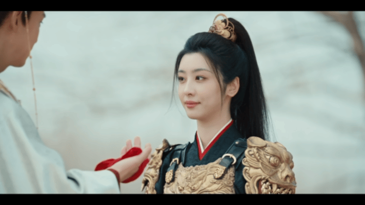 #赵小棠美丧脸# 赵小棠如古画女将现人间，美丧气质非凡。如红梅傲立战场，冷艳不傲