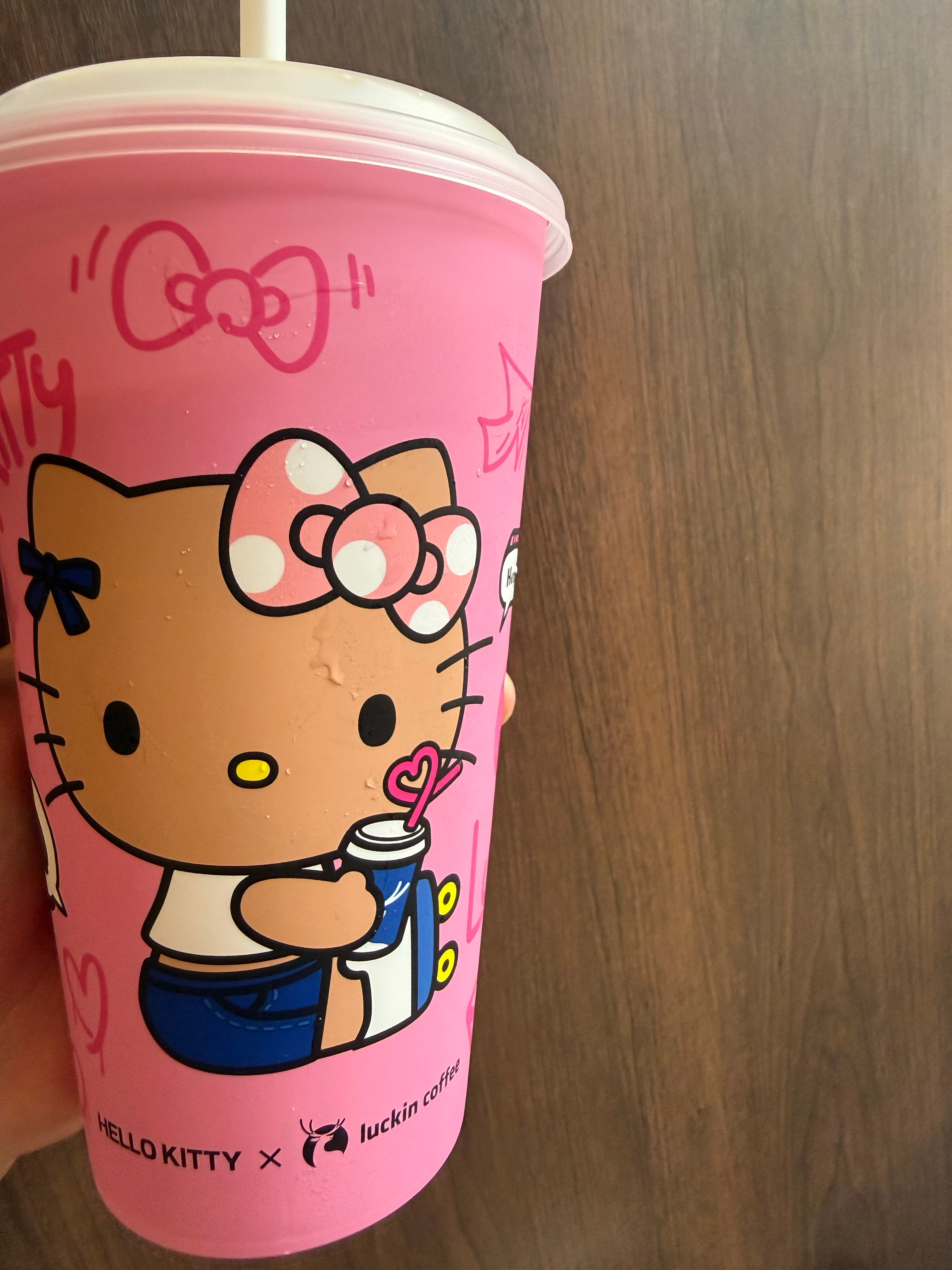 每天回来准时爬身上踩奶 小狗猫就是小狗猫
