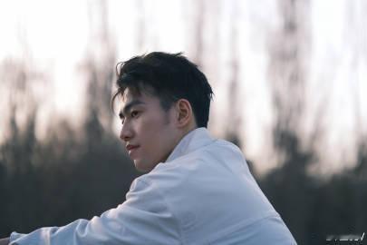 王昶 春晚  期待昶哥的春晚节目[酷]我们梁王蛇年一定一帆风顺越来越好！ 