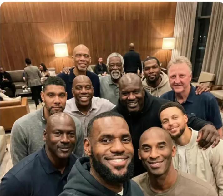 这帮大佬都认识吗？？？？NBA传奇都在这了吧！名字全能说出来的都是骨灰级的老球迷