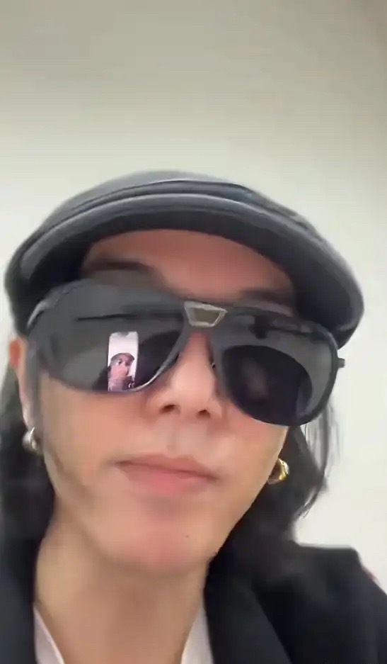 华晨宇伤心落泪，遭遇重大损失。他耗资拿下云南抚仙湖三块地皮，计划投入十几亿打造专