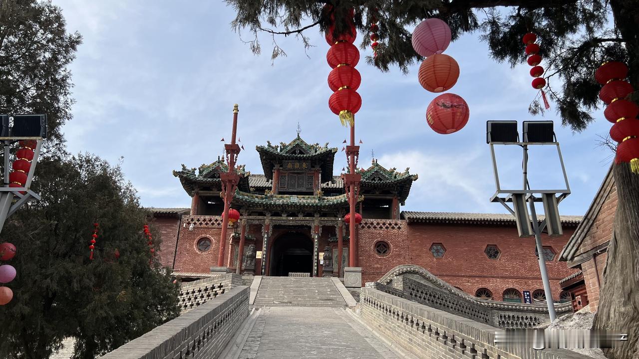 山西临汾柏山东岳庙，也称柏山庙、蒲县东岳庙，唐代时就已经存在了，不过可惜的是没有