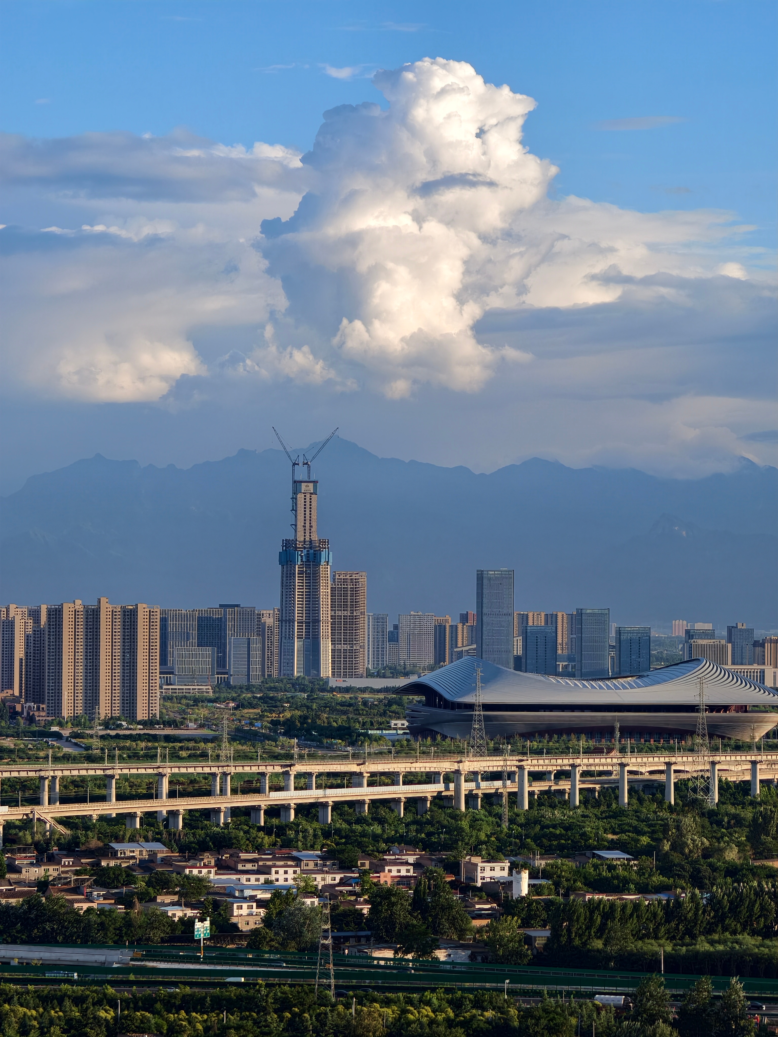 谁还没被西安的天空狠狠惊艳，最近天气真的太给力了，真想找个楼顶好好拍延时