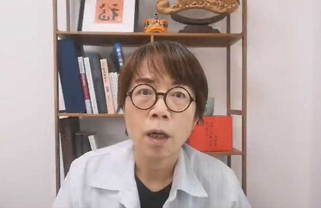 黄智贤6月29日在节目中，她直接点名“肌肉网红”和“贪官污吏”两类群体，明确表示