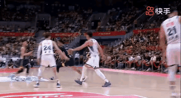 残阵广东队是真的很残，但好在有我杰师傅！
萨林杰，萨姆纳，焦泊乔，胡明轩缺阵，主