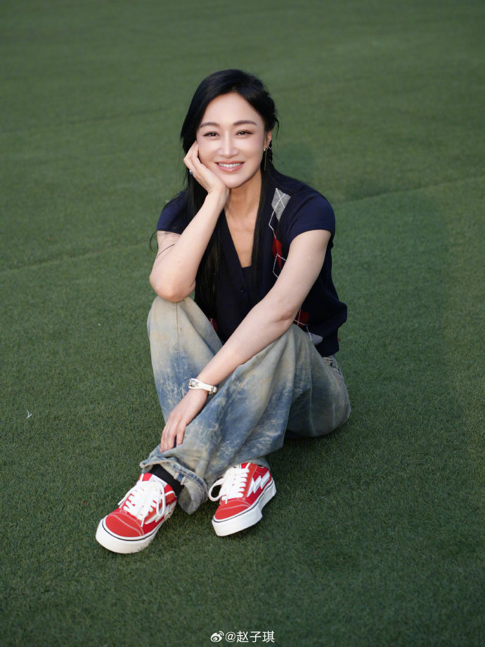 赵子琪把直播开成浪姐真心话了这哪里是直播，分明是浪姐前线记者招待会，消息又快又准