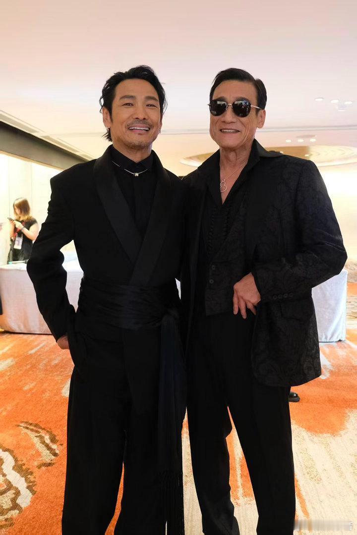 文里写“如果达哥还在人世”，看到这句就绷不住了。拿奖后第一个想告诉的人，已经不在