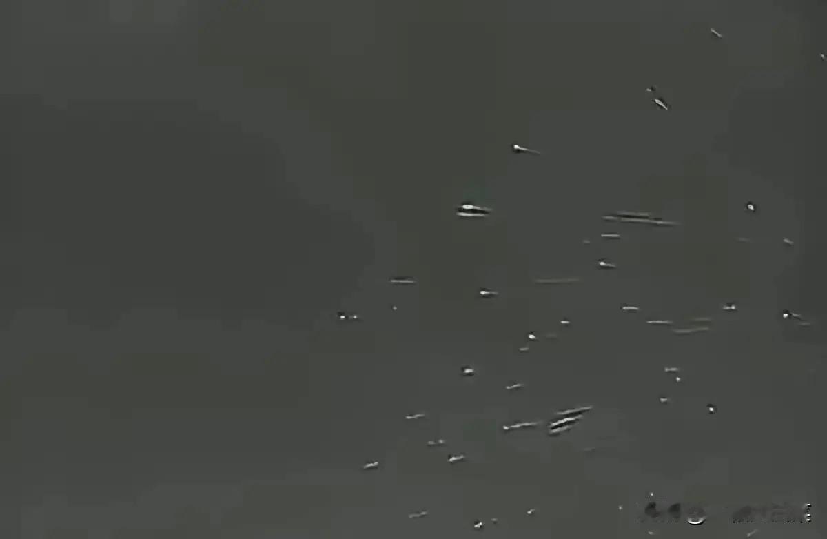 昨晚伊朗和黎巴嫩真主党联合发动了一场长达5个小时的攻击。

整整5个小时，导弹、