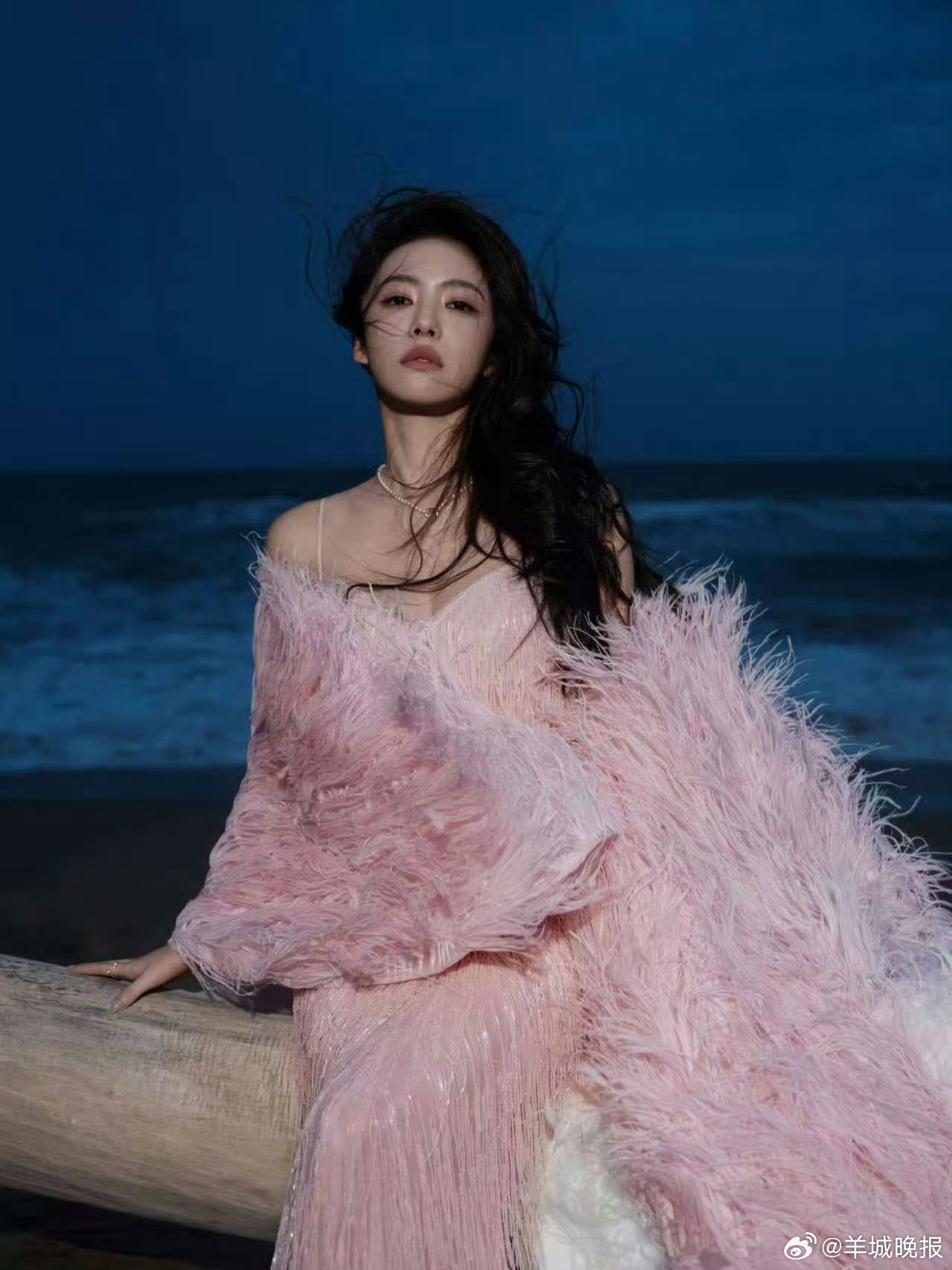 【内娱女明星红毯时尚表现力天花板】2025ELLE风尚大典登陆三亚，星光璀璨之夜