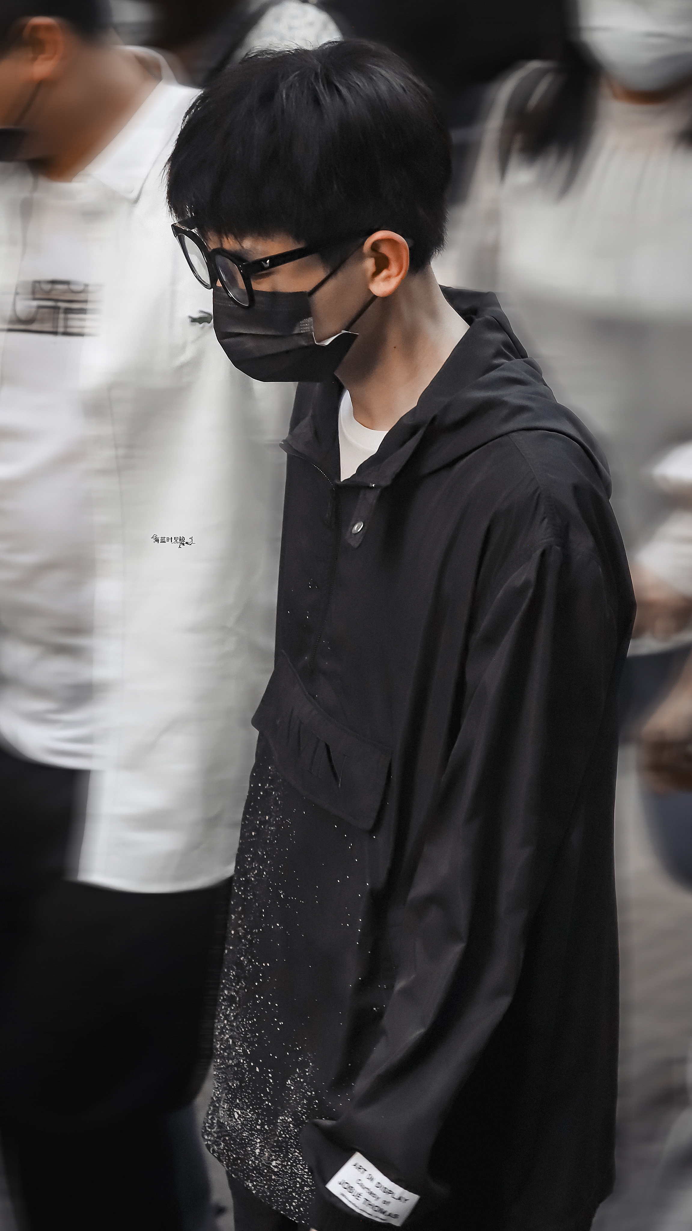 电视剧两京十五日  瓜瓜安的西瓜头发型身材好，爪爪萌，好喜欢啊