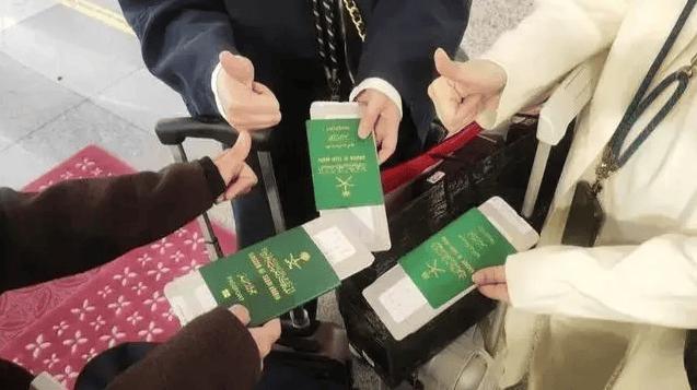 震撼！7名中东游客上海扫货，40多个行李箱装满“中国好物”

近日，上海浦东国际