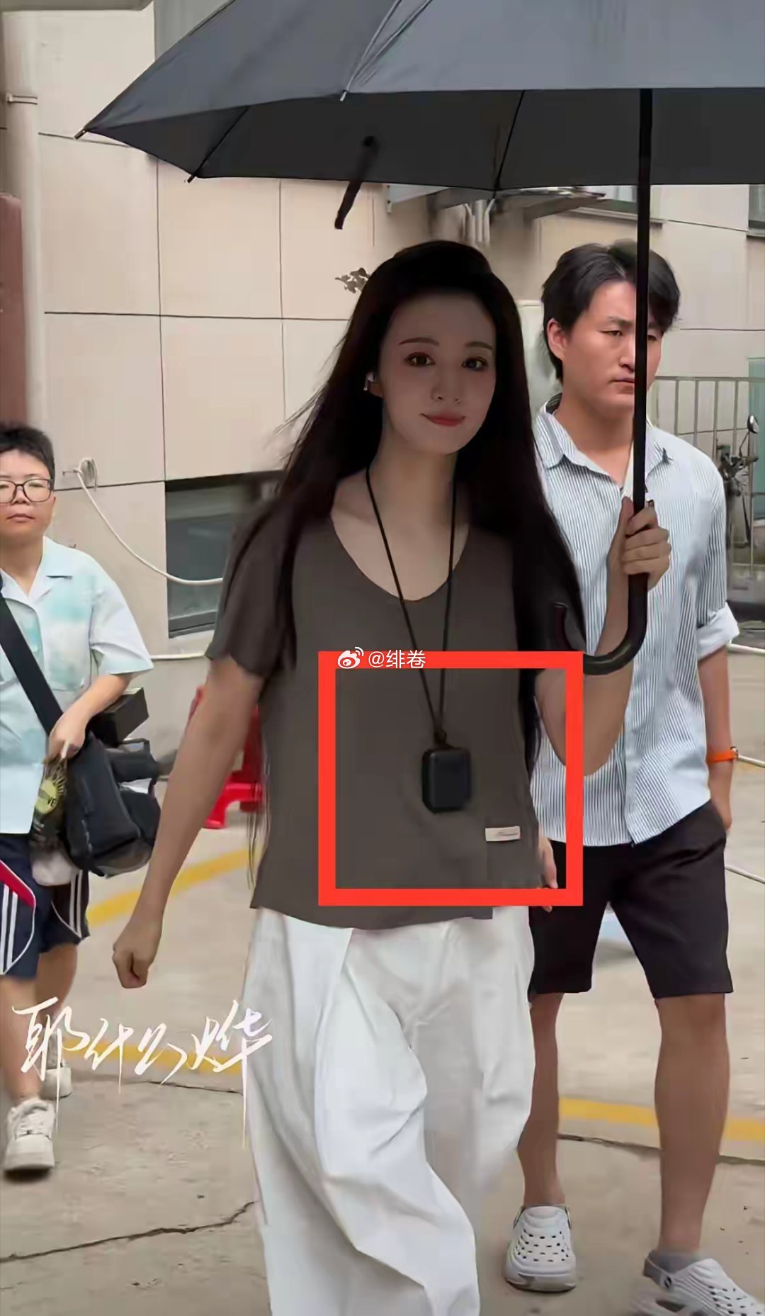 天呐，浮生剧组抽烟这么严重吗？逼得王楚然都带了随身二手烟净化器
