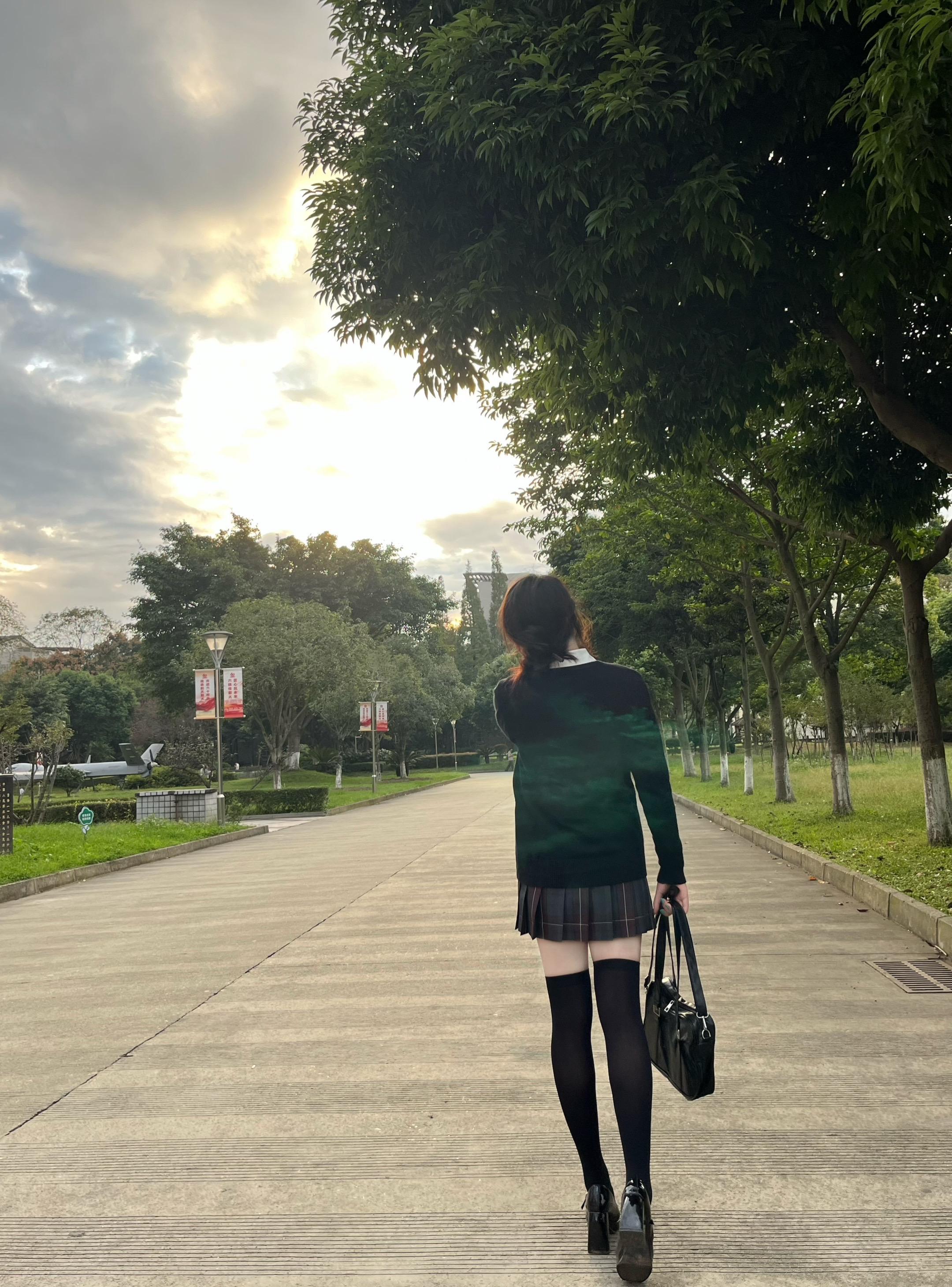 总以为时间很慢，下一个冬天又要来了