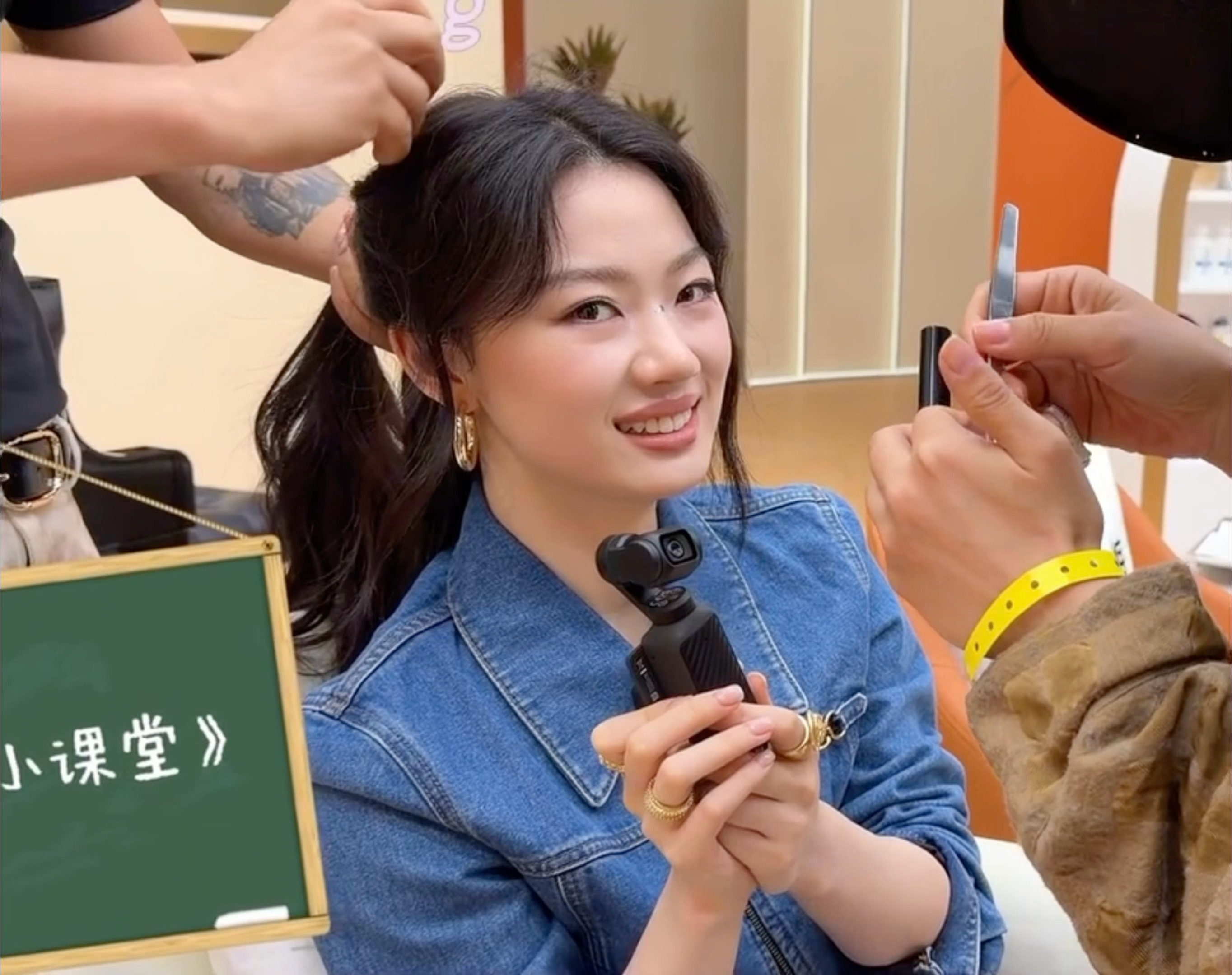 一定要给单依纯做一次马尾造型好吗 她真的很适合。。这辈子没求过你但这次我真算我求