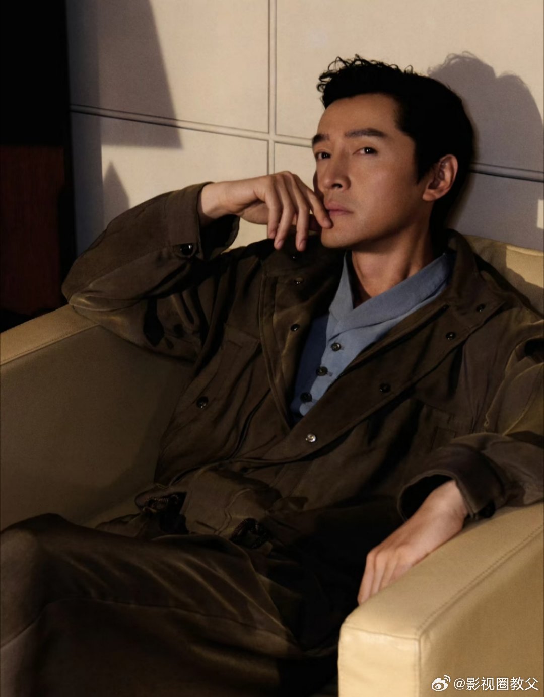 胡歌初恋女友再曝更多细节自称胡歌初恋的Y女士最近通过娱记曝光了两人24年前的青涩