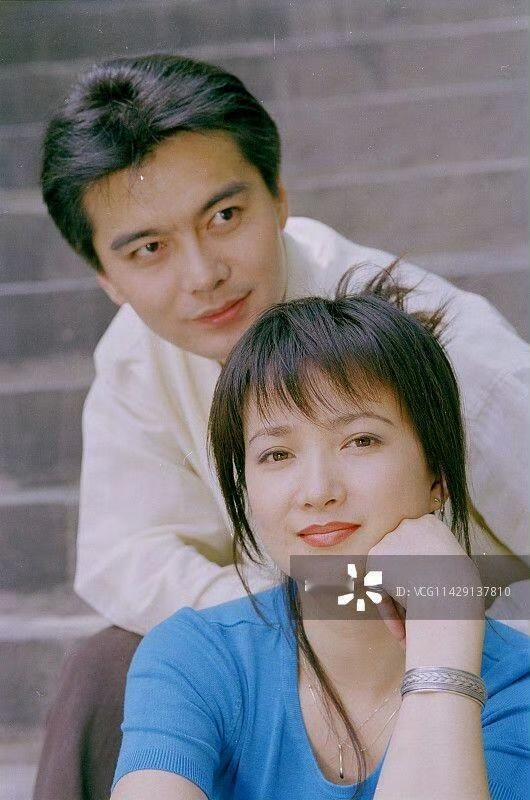 有人想不通何晴和许亚军这对"神仙眷侣"为何分手，其实答案很简单，太像的两块磁铁反