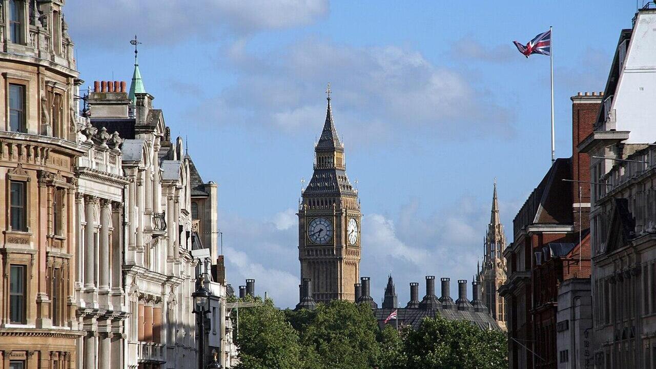公开2000个坐标喊俄来炸，英国是真硬气还是虚张声势？
 
英国媒体公开了200