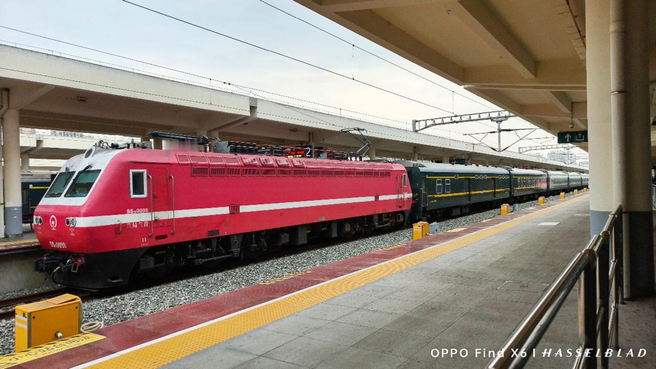 #创作灵感 #交通强国铁路先行 #中国铁路 #铁路摄影 #电力机车