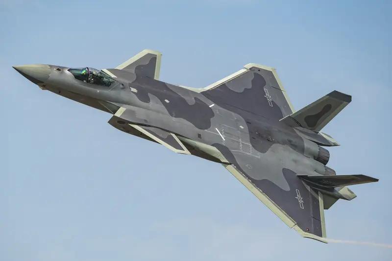 美军官对军迷追踪军机发出警告，这事还真不能小看。美国空军的兰多夫少校就指出，军迷