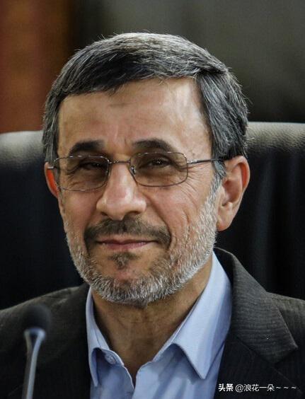 突发！
就在刚刚，新华社快讯称伊朗前总统内贾德遇袭身亡，今年70岁的内贾德是伊朗