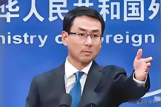 把认怂包装成智慧，这书是白读了吗？
居然还有人鼓吹“在强权面前低头叫大智慧”，甚