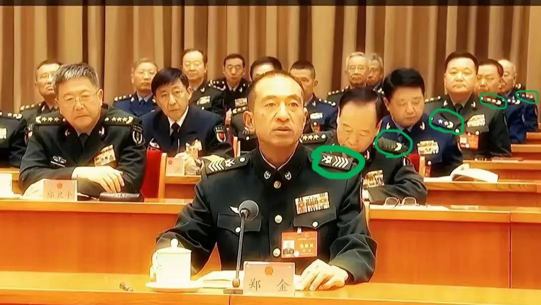 谁说当兵的人就“没文化”，没文化也是相对的，没上大学不代表“水平”低，没当将军的