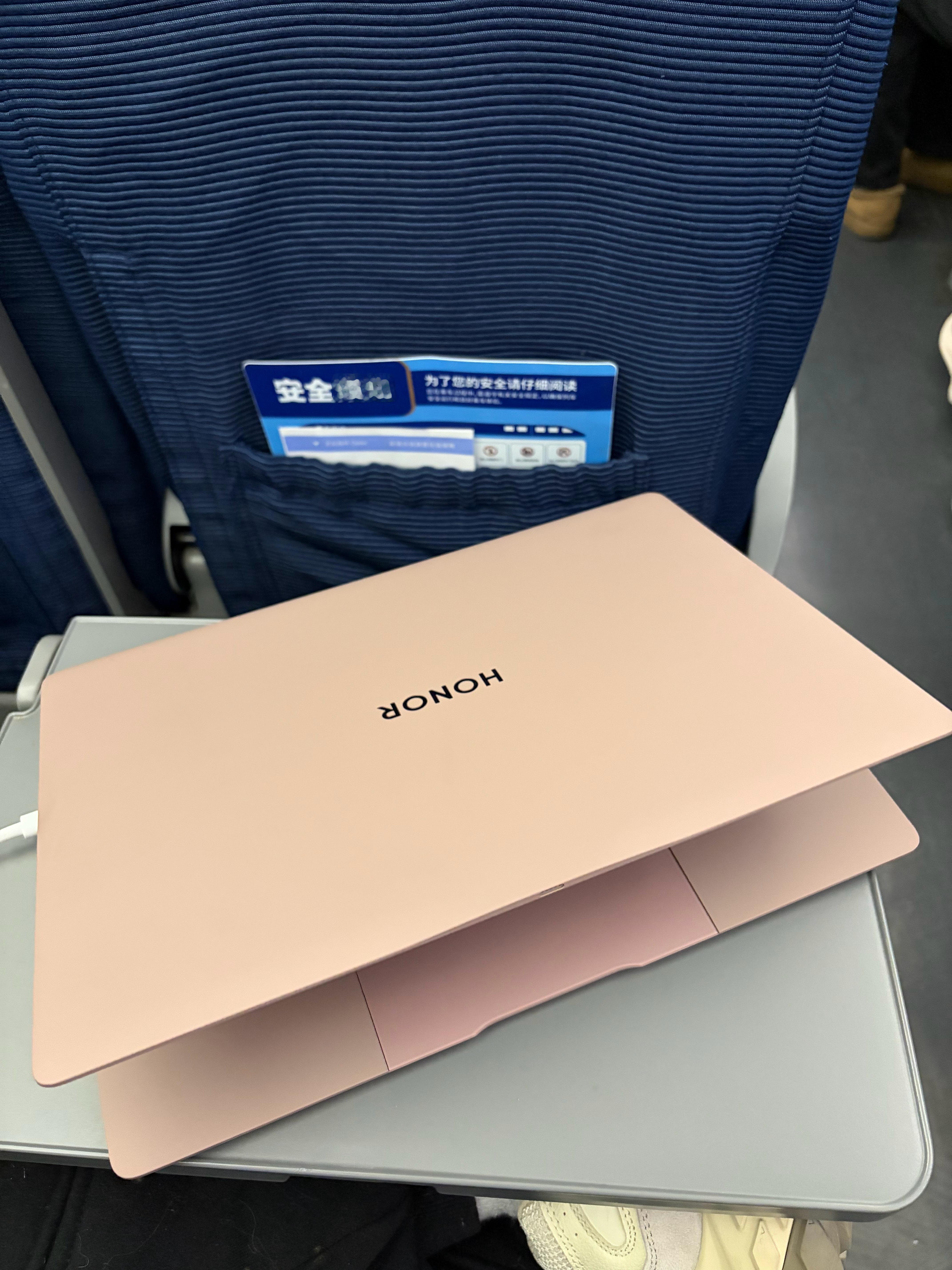 把用了N年的三星换成荣耀试试感觉就像从Fold7换成国产一样爽少花一半钱获得的愉