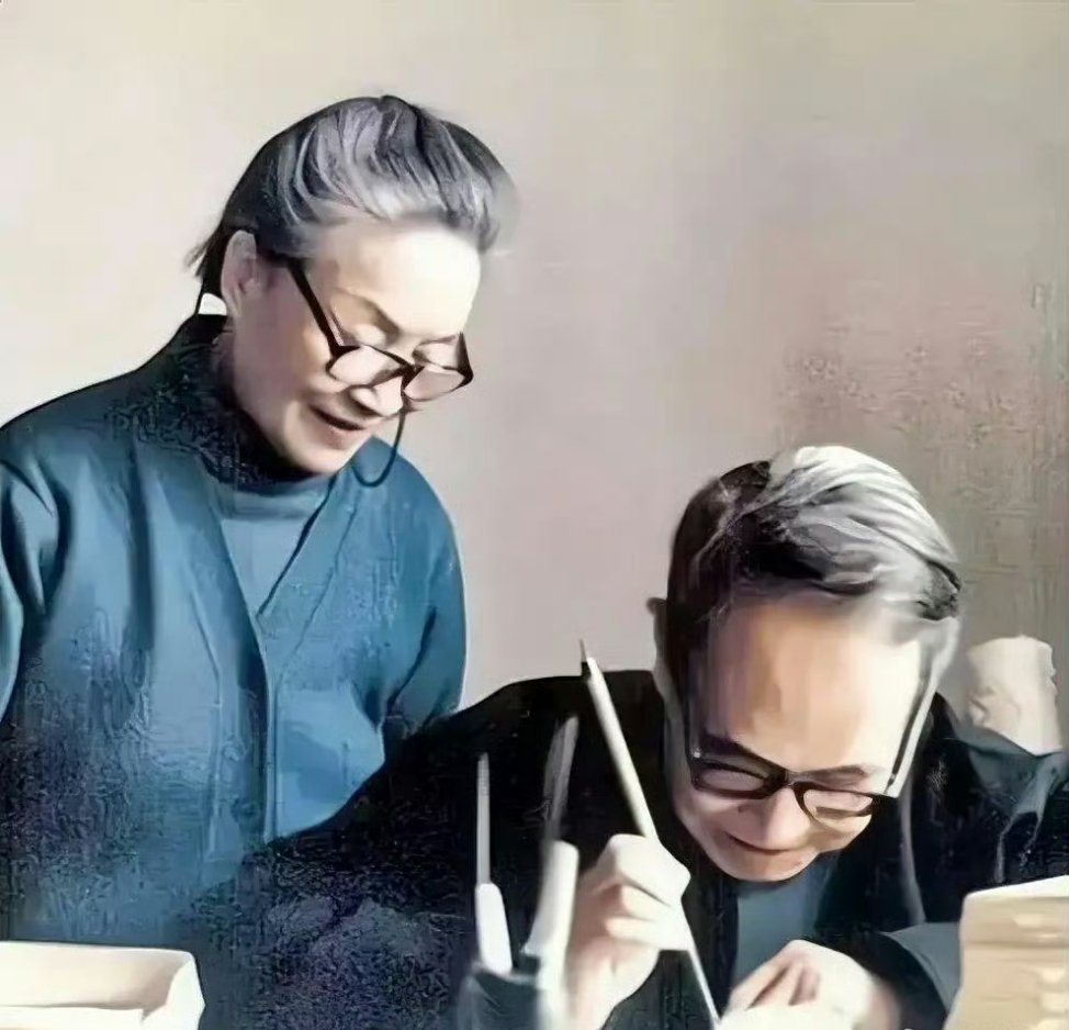 钱钟书怼人最狠的一段话：“什么是教养？ 我人前人后不揭穿你，你张口闭口都是我不好