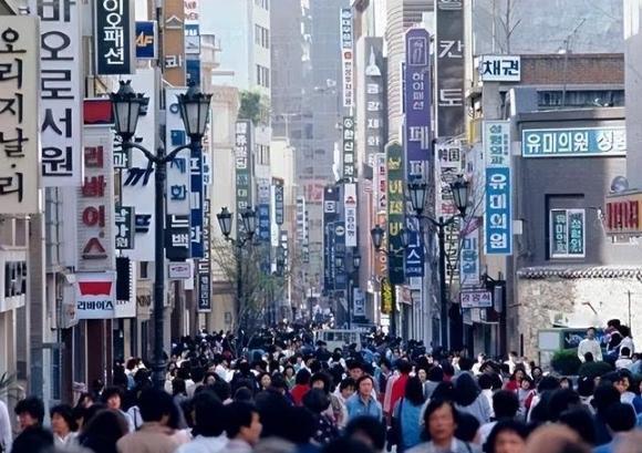 看来韩国人脑子要比日本人清醒得多！韩国专家认为，在中国近海，不要说日本，美国也不