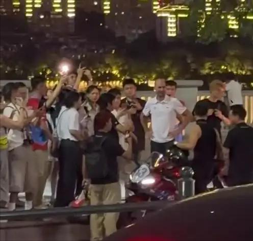 200人组团去意大利看比赛，结果行李让当地小偷洗劫了！为啥发达国家的治安和我们印