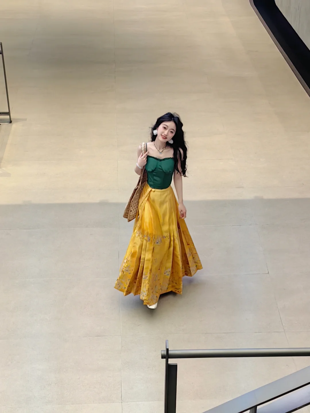 反正都汉服混搭了，不如来一个大胆配色