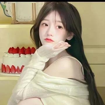 🍰草莓蛋糕女孩🍓，甜蜜的一天从早餐开始！😋草莓牛奶小蛋糕 女孩吃蛋糕 下午