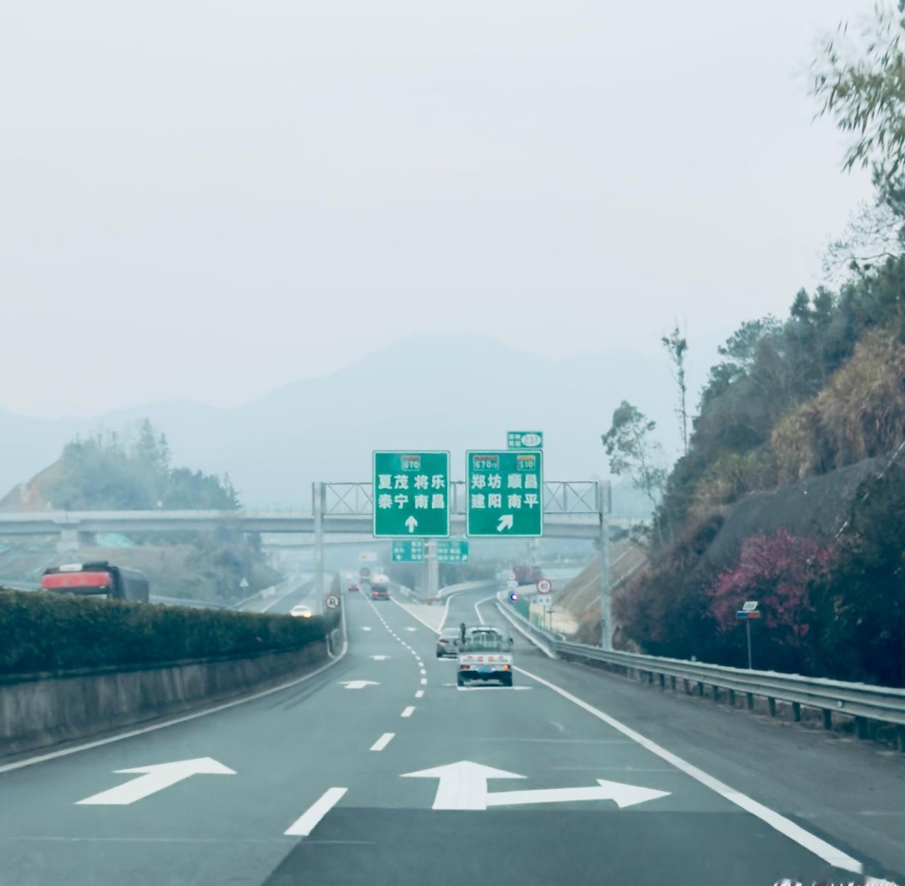 有生之年系列，沙南高速南北贯通缩短了一个马拉松的距离，节省了和家人吃一顿饭的时间