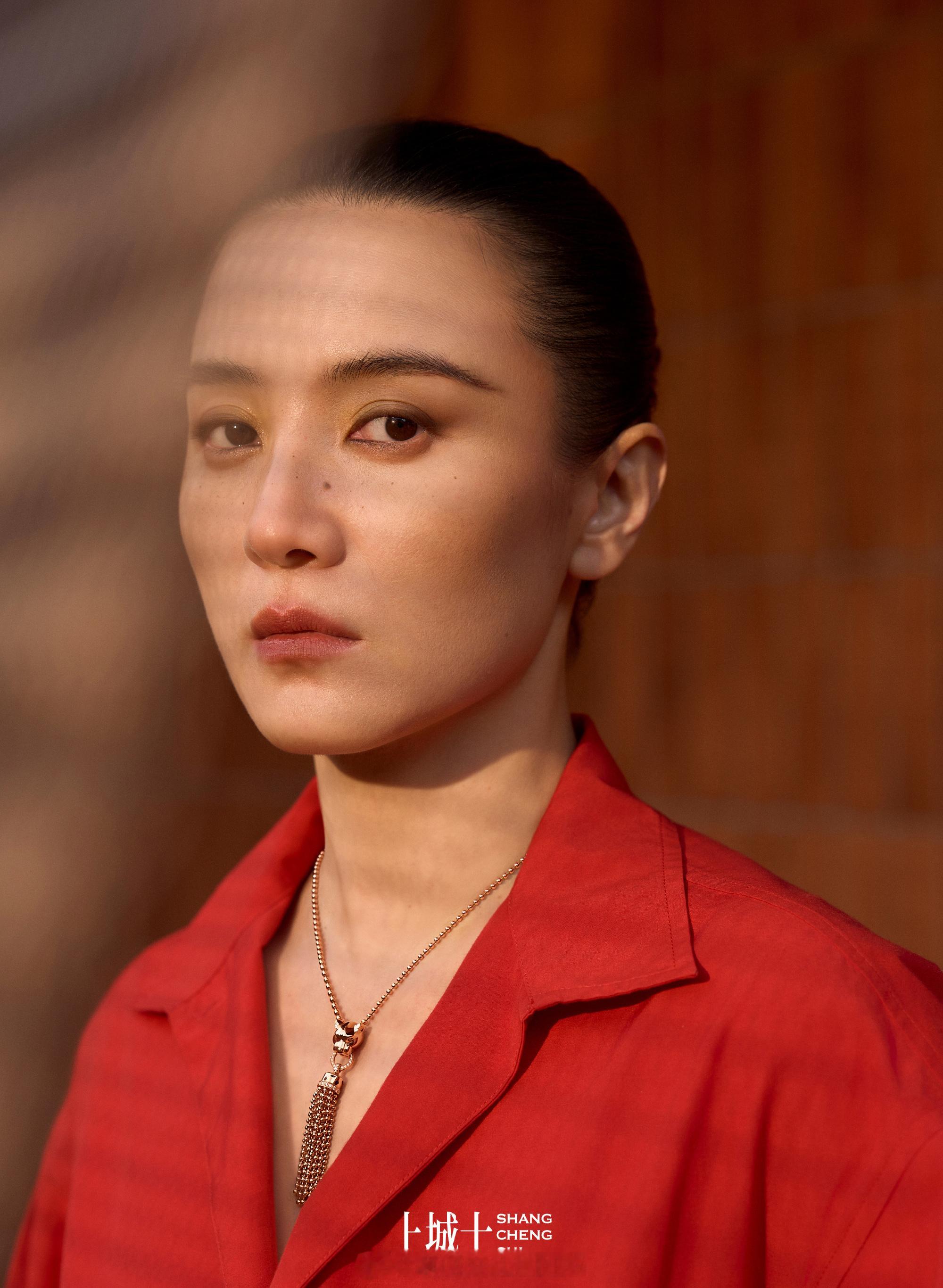 上城士 x 宋佳 ｜ 一眼千年，凝望历史云冈石窟绵延一公里，石雕造像五万余尊。放