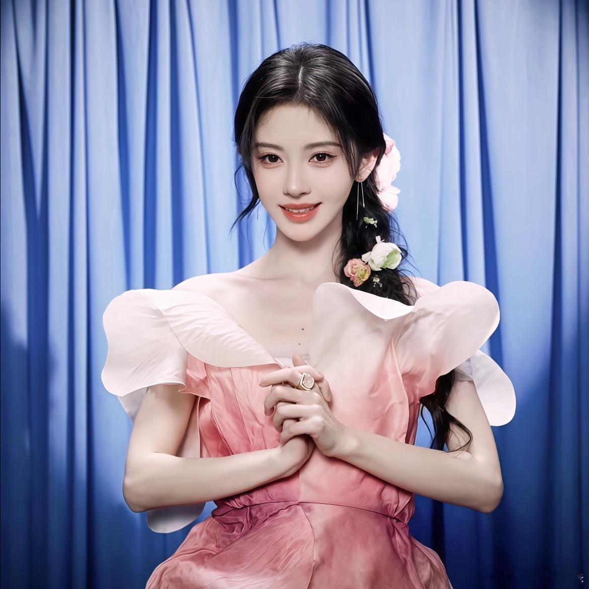 鞠婧祎曾说我就是第一她这句话也没说错啊尤其是女孩子，当然要越有野心越好其他的话也