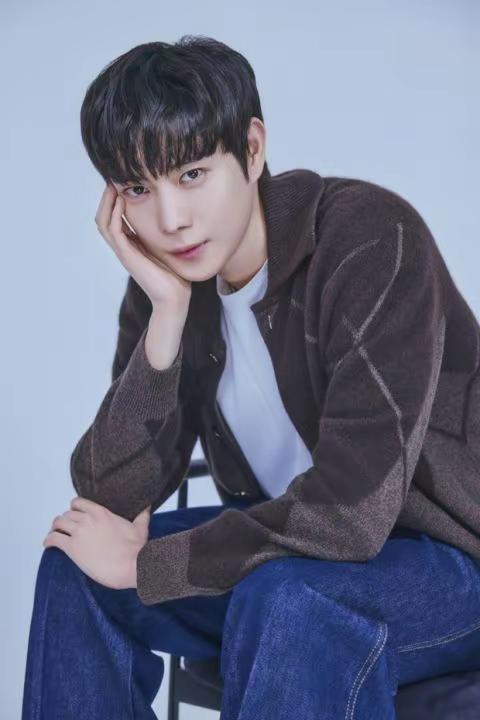 《亲爱的X》成金永大入伍前最后作品。《亲爱的X》成金永大入伍前最后作品：下次想挑