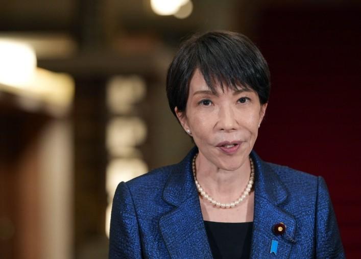 先说说她前后的变化有多明显。之前高市早苗在国会答辩时，直言台海一旦出事，就会构成