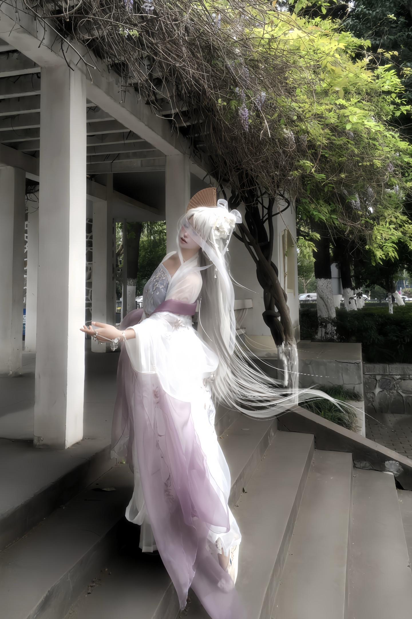 “生如蜉蝣 祈我詠絮”
