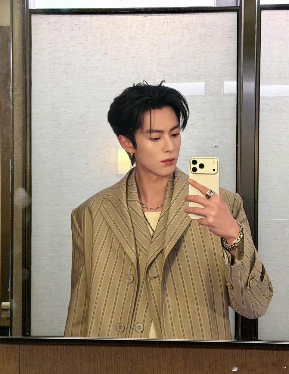 王鹤棣沈月武艺时隔8年合体亲爱的客栈2026亲爱的客栈王鹤棣沈月武艺时隔8年再合