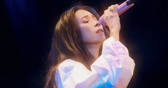 莫文蔚：十分哀伤，演唱会取消