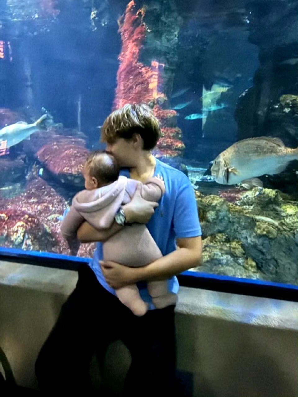 内马尔 卢卡带娃