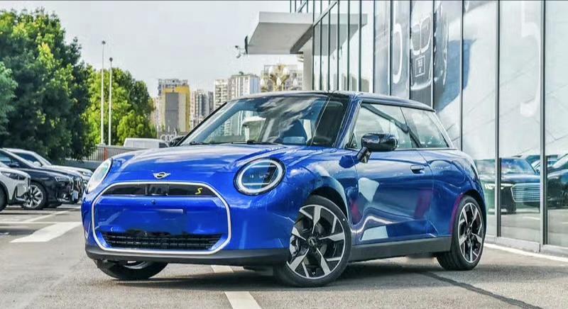 【全新电动MINI COOPER正式上市 售价18.98万元起】7月6日，全新电