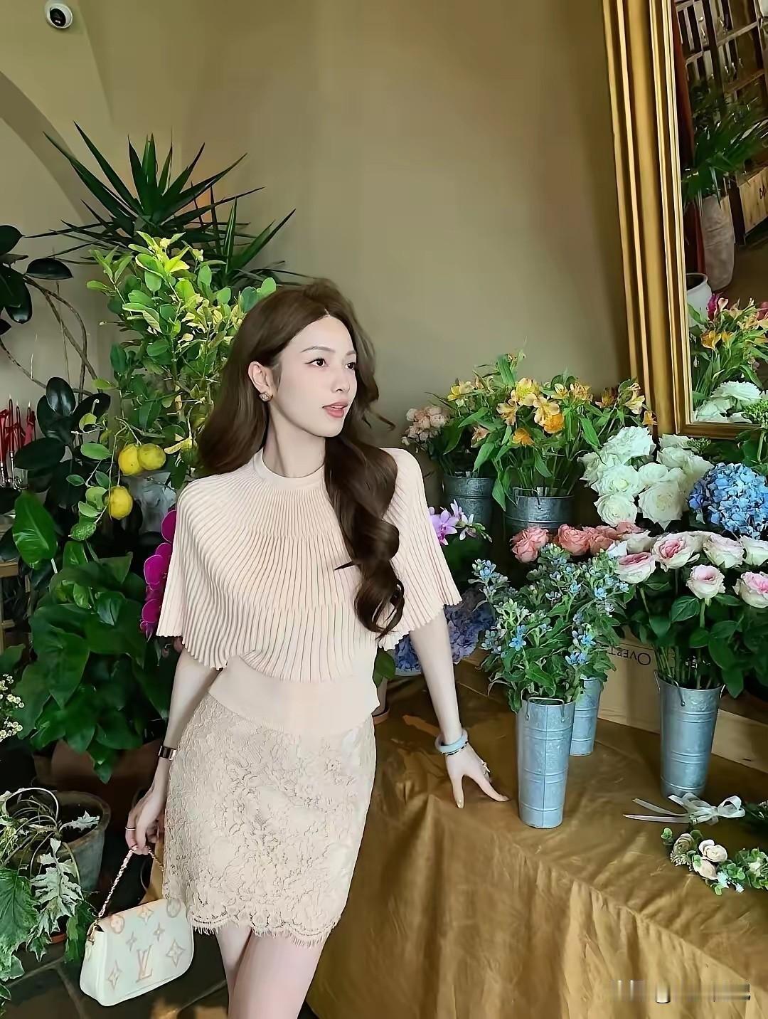 为什么小三让一个男人神魂颠倒估计是没有柴米油盐的牵绊，而且都是自私自利的人丈夫出